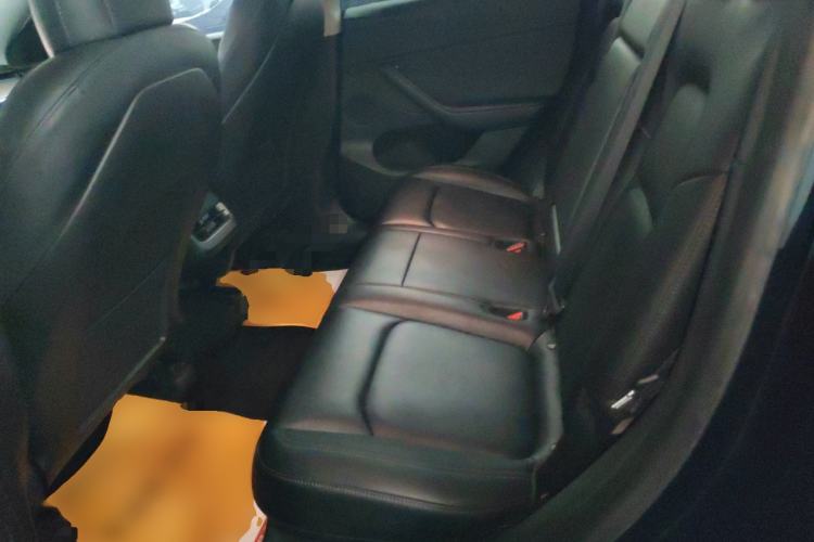 Used Tesla Model Y 2022 Long-Range All-Wheel-Drive Version Interior 4