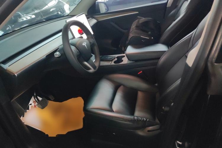 Used Tesla Model Y 2022 Long-Range All-Wheel-Drive Version Left Front Seat