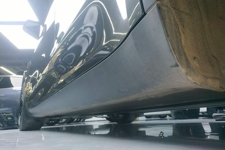 Used Tesla Model Y 2022 Revised Version Rear-Wheel Drive Left Side Sill