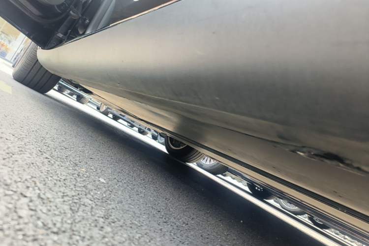 Used Tesla Model Y 2022 Revised Version Rear-Wheel Drive Left Side Sill