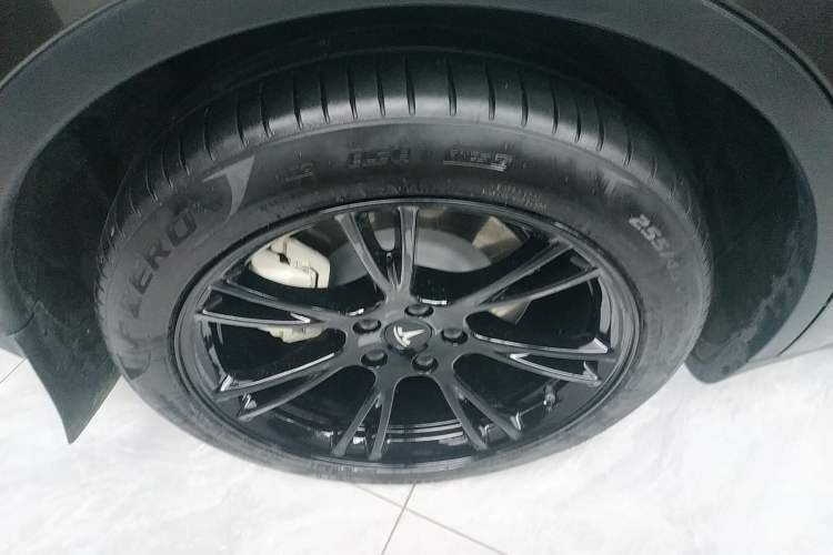 Used Tesla Model Y 2022 Revised Version Rear-Wheel Drive Right Rear Wheel Hub