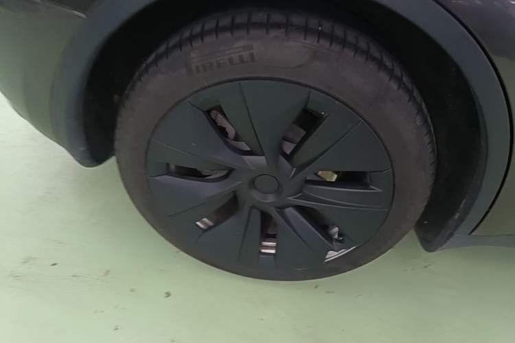 Used Tesla Model Y 2022 Rear-Wheel-Drive Version Right Rear Wheel Hub
