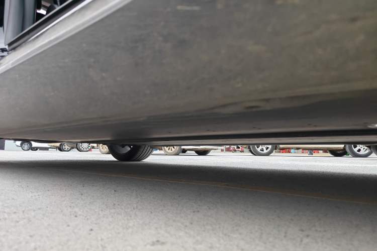 Used Tesla Model Y 2022 Revised Version Rear-Wheel Drive Right Side Sill