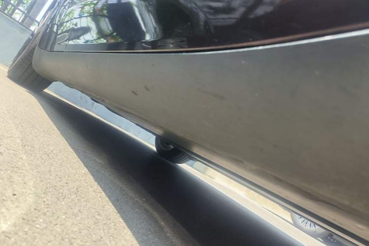 Used Tesla Model Y 2022 Revised Version Rear-Wheel Drive Right Side Sill