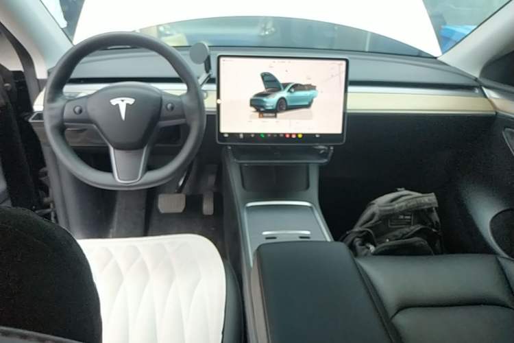 Used Tesla Model Y 2022 Revised Version Rear-Wheel Drive Center Console