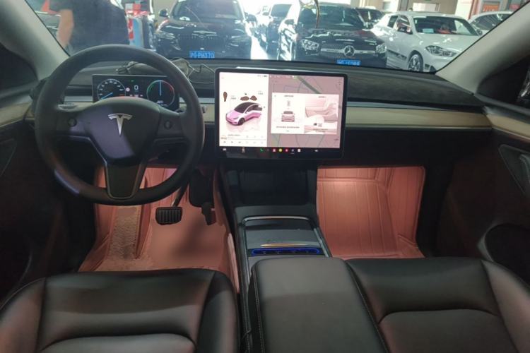 Used Tesla Model Y 2022 Rear-Wheel-Drive Version Center Console