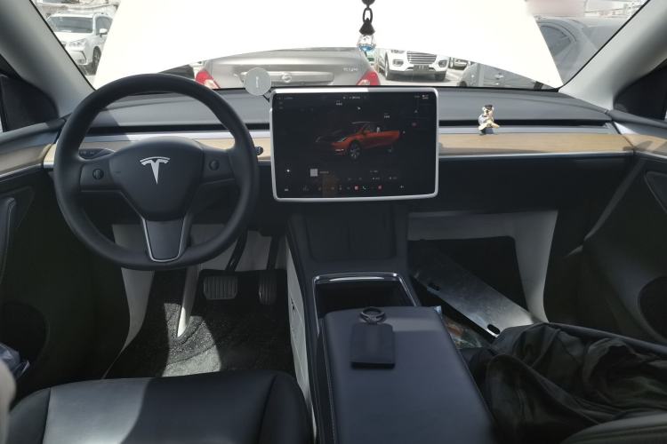 Used Tesla Model Y 2022 Rear-Wheel-Drive Version Center Console