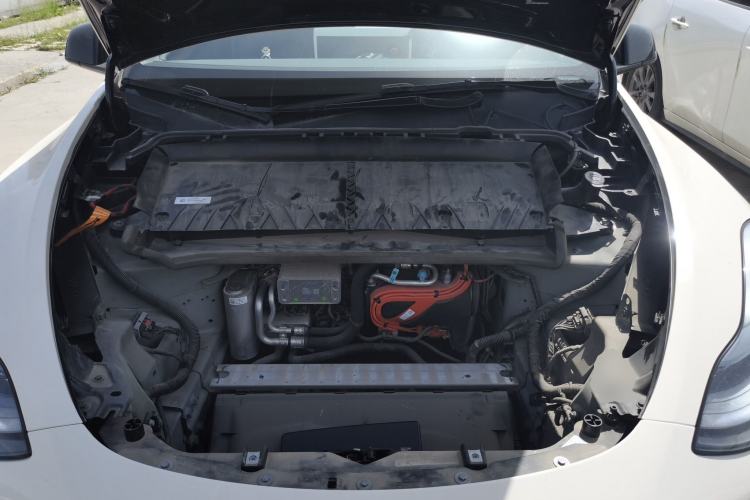 Used Tesla Model Y 2022 Rear-Wheel-Drive Version Engine Bay