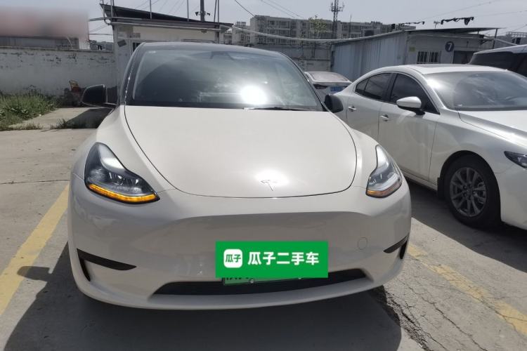 Used Tesla Model Y 2022 Rear-Wheel-Drive Version Front