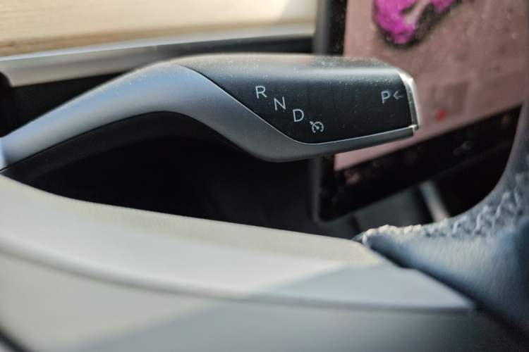 Used Tesla Model Y 2022 Revised Version Rear-Wheel Drive Gear Lever