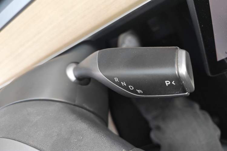 Used Tesla Model Y 2022 Revised Version Rear-Wheel Drive Gear Lever