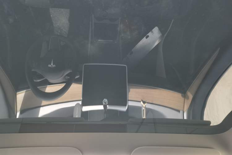 Used Tesla Model Y 2022 Rear-Wheel-Drive Version Headliner