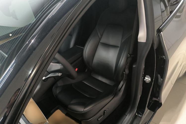Used Tesla Model Y 2022 Rear-Wheel-Drive Version Left Front Seat