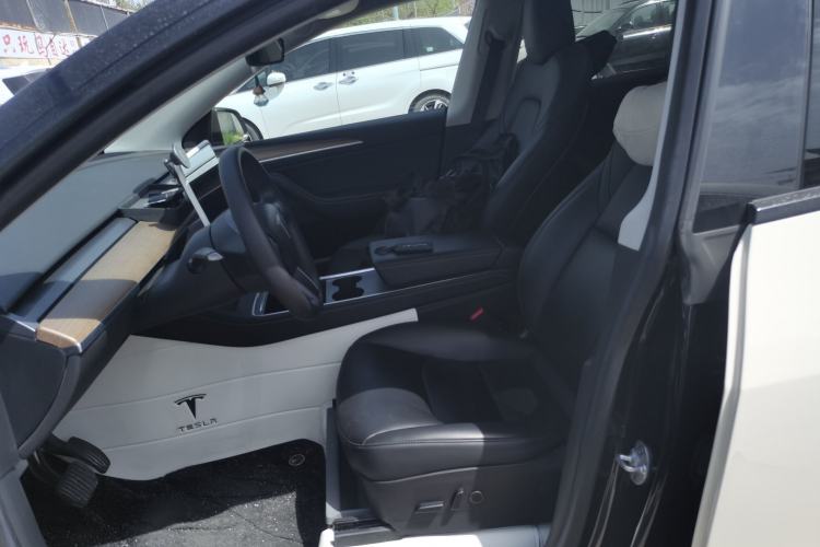 Used Tesla Model Y 2022 Rear-Wheel-Drive Version Left Front Seat