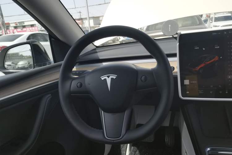 Used Tesla Model Y 2022 Rear-Wheel-Drive Version Steering Wheel