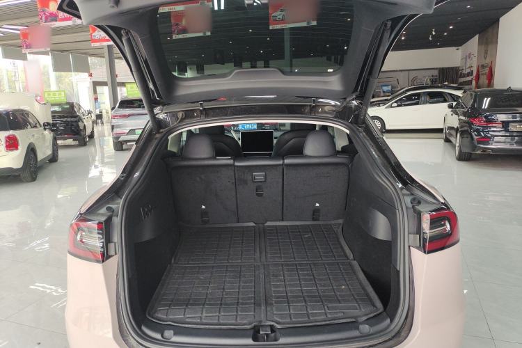 Used Tesla Model Y 2022 Rear-Wheel-Drive Version Trunk