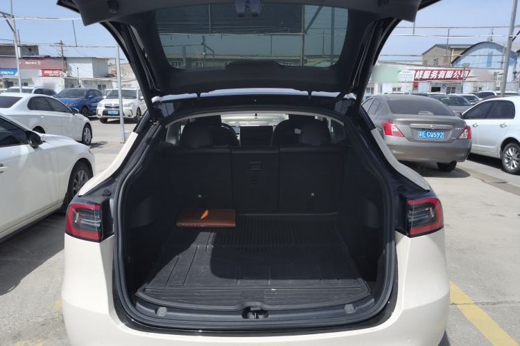 Used Tesla Model Y 2022 Rear-Wheel-Drive Version Trunk