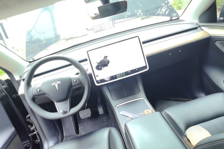 Used Tesla Model Y 2022 Rear-Wheel-Drive Version Center Console