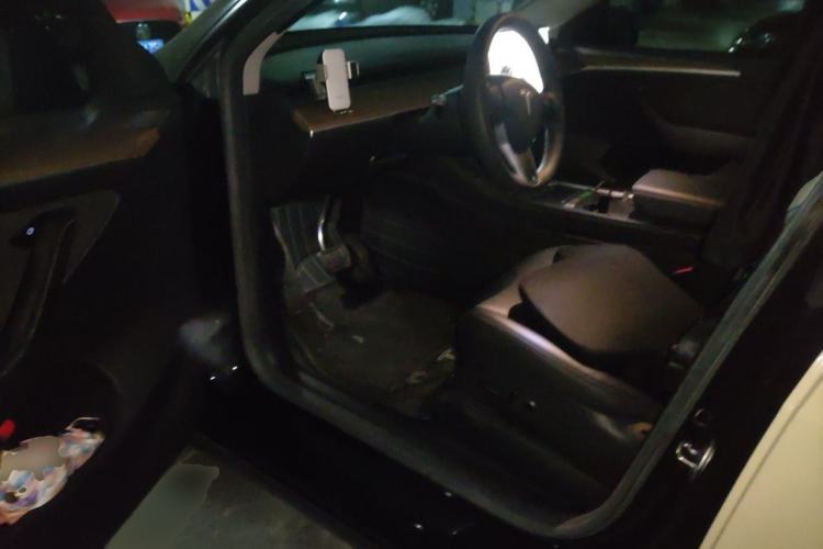 Used Tesla Model Y 2022 Long-Range All-Wheel-Drive Version Driver Seat
