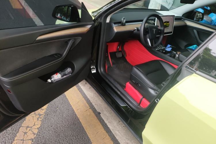 Used Tesla Model Y 2022 Long-Range All-Wheel-Drive Version Driver Seat