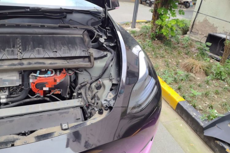 Used Tesla Model Y 2022 Rear-Wheel-Drive Version Engine Bay Left