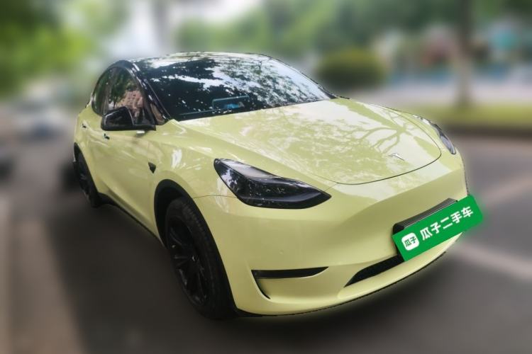 Used Tesla Model Y 2022 Long-Range All-Wheel-Drive Version Front Right 45 Deg