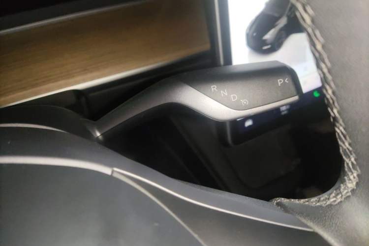 Used Tesla Model Y 2022 Long-Range All-Wheel-Drive Version Gear Lever