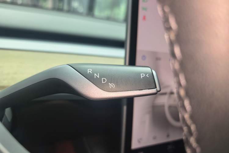 Used Tesla Model Y 2022 Revised Version Rear-Wheel Drive Gear Lever
