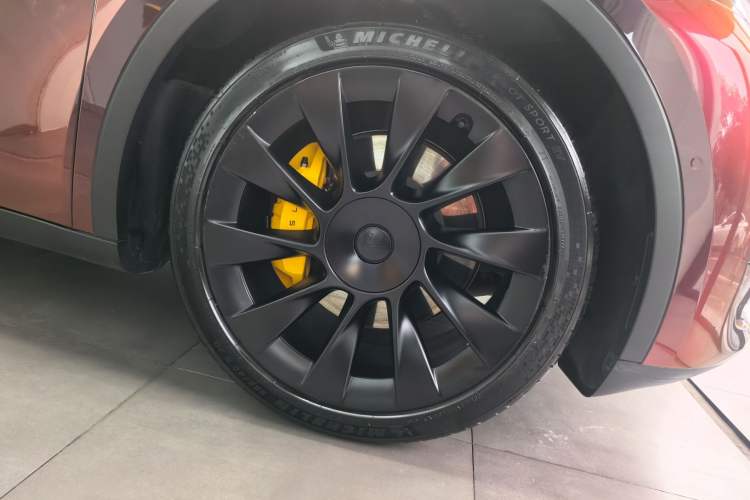 Used Tesla Model Y 2022 Revised Version Rear-Wheel Drive Right Front Wheel Hub