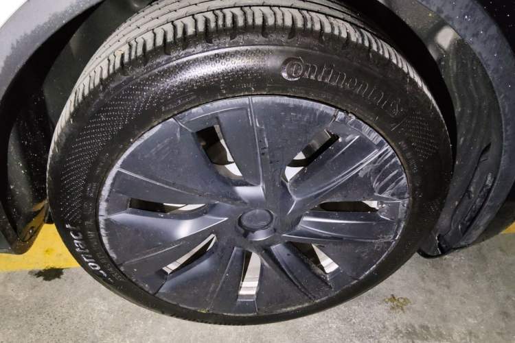 Used Tesla Model Y 2022 Revised Version Rear-Wheel Drive Right Front Wheel Hub