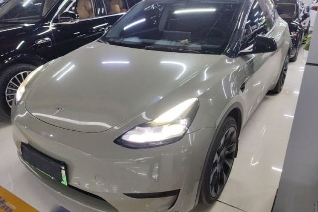 Ojetý Tesla Model Y 2022 Rear-Wheel-Drive Version