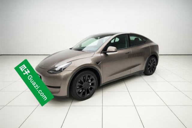 Tesla Model Y 2022 Rear-Wheel-Drive Version с пробегом