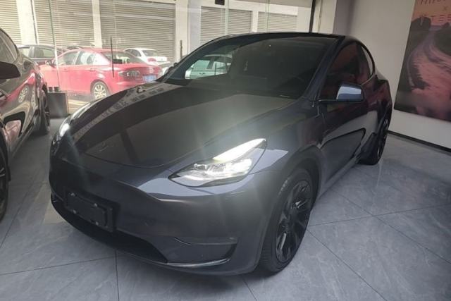 Used Tesla Model Y 2022 Long-Range All-Wheel-Drive Version