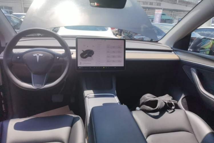 Used Tesla Model Y 2022 Rear-Wheel-Drive Version Audio And AC Panel