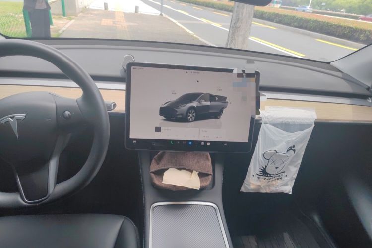Used Tesla Model Y 2022 Revised Version Rear-Wheel Drive Audio And AC Panel