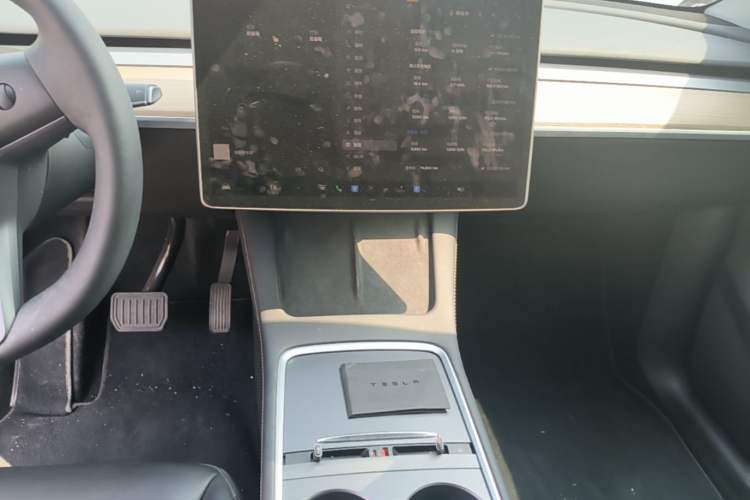 Used Tesla Model Y 2022 Long-Range All-Wheel-Drive Version Audio And AC Panel
