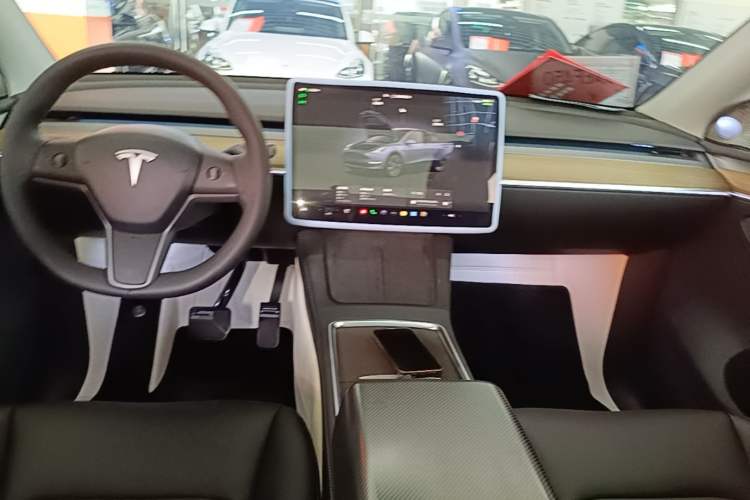 Used Tesla Model Y 2022 Revised Version Rear-Wheel Drive Audio And AC Panel