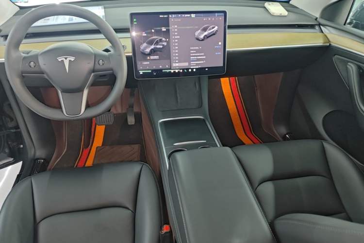 Used Tesla Model Y 2022 Revised Version Rear-Wheel Drive Audio And AC Panel