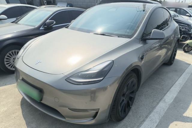 Used Tesla Model Y 2022 Long-Range All-Wheel-Drive Version