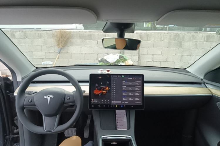 Used Tesla Model Y 2022 Revised Version Rear-Wheel Drive Center Console