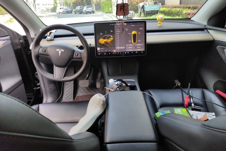 Used Tesla Model Y 2022 Revised Version Rear-Wheel Drive Center Console