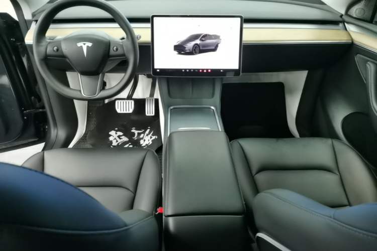 Used Tesla Model Y 2022 Performance High-Performance All-Wheel-Drive Version Center Console