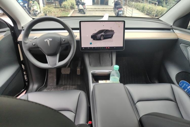 Used Tesla Model Y 2022 Revised Version Rear-Wheel Drive Center Console