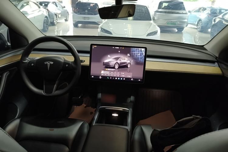 Used Tesla Model Y 2022 Revised Version Rear-Wheel Drive Center Console