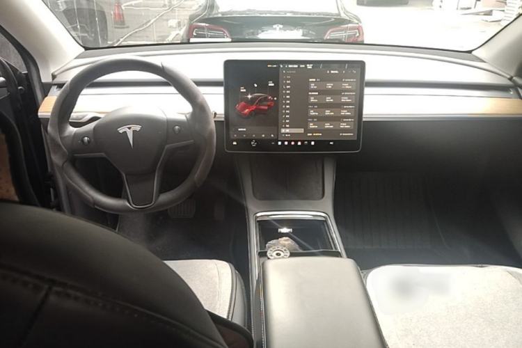 Used Tesla Model Y 2022 Rear-Wheel-Drive Version Center Console