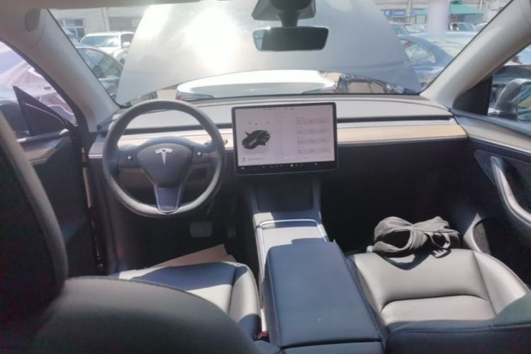 Used Tesla Model Y 2022 Rear-Wheel-Drive Version Center Console