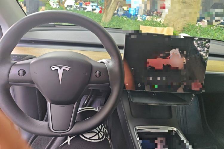 Used Tesla Model Y 2022 Rear-Wheel-Drive Version Center Console