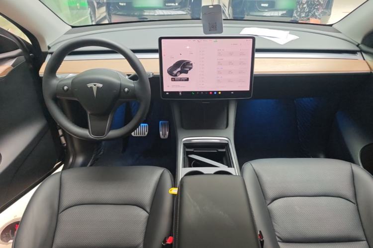 Used Tesla Model Y 2022 Rear-Wheel-Drive Version Center Console