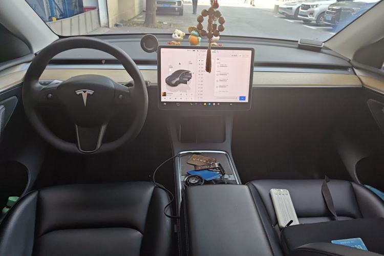 Used Tesla Model Y 2022 Rear-Wheel-Drive Version Center Console