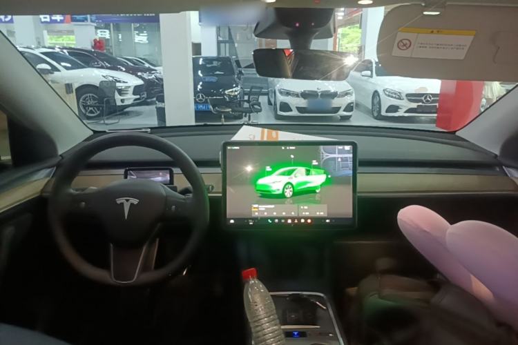 Used Tesla Model Y 2022 Rear-Wheel-Drive Version Center Console